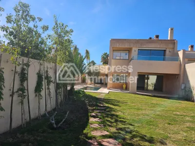 Luxury villa for sale in Prestigia