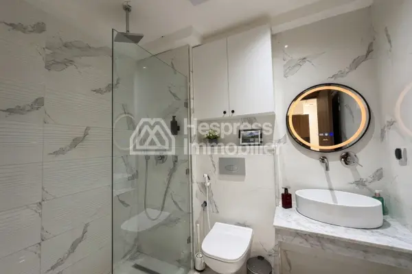 Apartment to purchase in Hivernage. 2 rooms. Furnishings