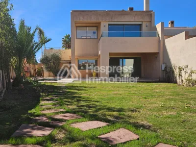 Luxury villa for sale in Prestigia