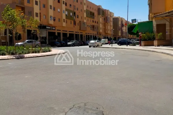 محلات تجارية للبيع في جاردان هاي شريفيا