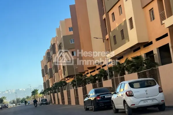 محلات تجارية للبيع في جاردان هاي شريفيا