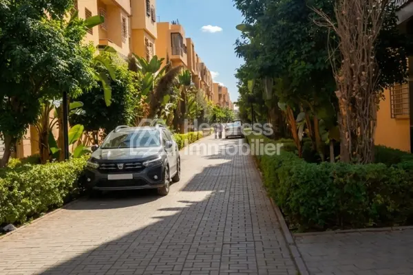 محلات تجارية للبيع في جاردان هاي شريفيا