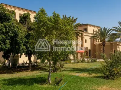 Find furnished prestige villa of 1300m2 on 14000 m2