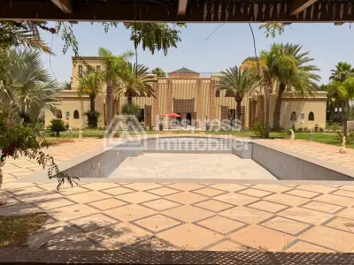 Find furnished prestige villa of 1300m2 on 14000 m2