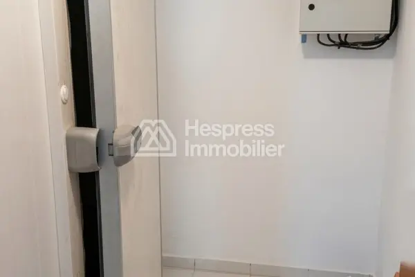 Find furnished prestige villa of 1300m2 on 14000 m2