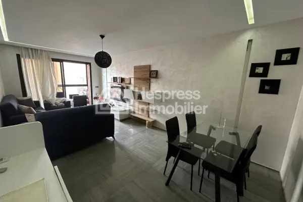 Apartment residence with pool near McDonald's and Amoud