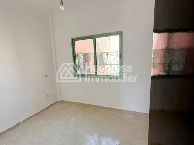 شقة من 3 غرف نوم مع غرفة معيشة، مساحتها 87 مترًا مربعًا، بالقرب من سوبر ماركت سوب دي كو