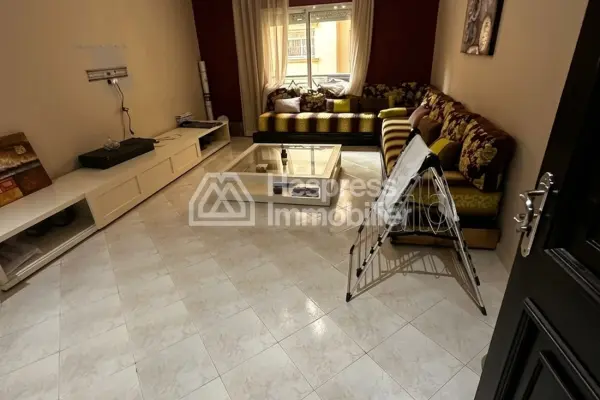 شقة استوديو جميلة في ساحة مدام بلازا، بين ماكدونالدز ومارجان.