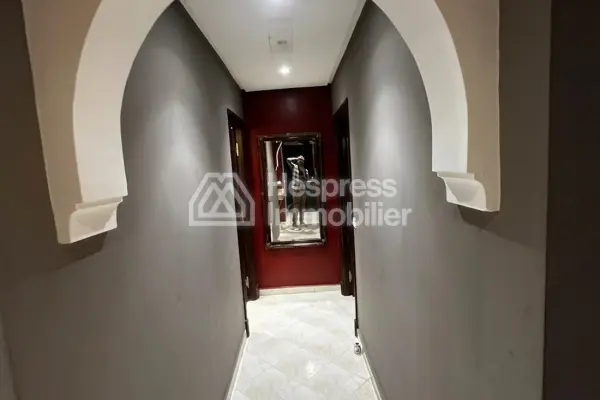 شقة استوديو جميلة في ساحة مدام بلازا، بين ماكدونالدز ومارجان.