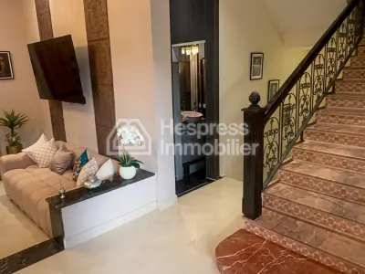 Villa 371m² in the Firdaous district near ELARAKI college