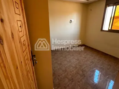 شقة رقم ٢، شرفة في الطابق العلوي، فيلا في عين مزوار