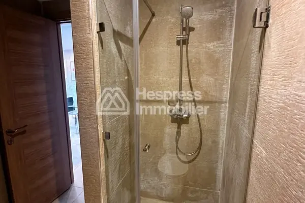 شقة مفروشة مع مسبح بالقرب من شارع أوريكا أف إم 6