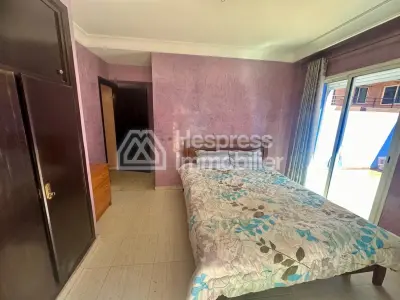 استوديو مفروش مع فناءين جليز بالقرب من فندق كبير