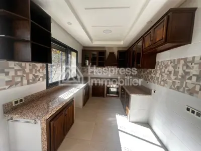 Magnigique villa 305m avec piscine à targa