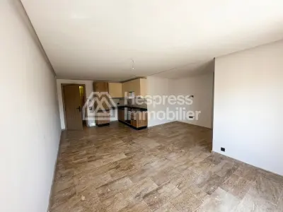 Apartment with 3 balconies in the center of Gueliz Edden Carey