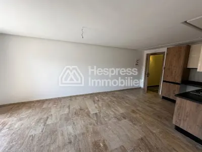 Apartment with 3 balconies in the center of Gueliz Edden Carey