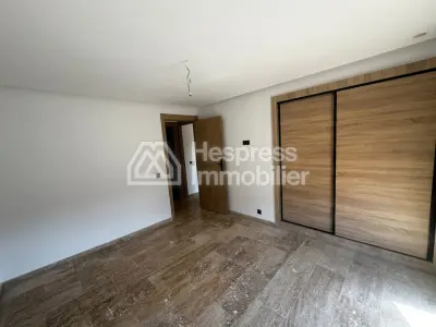 Apartment with 3 balconies in the center of Gueliz Edden Carey