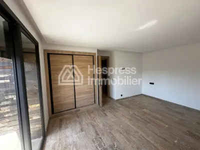 Apartment with 3 balconies in the center of Gueliz Edden Carey