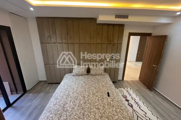 دوبلكس استثنائي في مجمع سكني مزود بمسبح