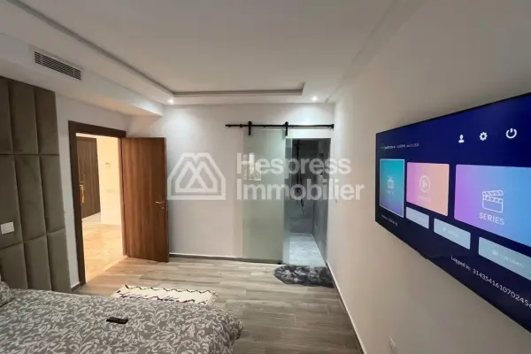 دوبلكس استثنائي في مجمع سكني مزود بمسبح