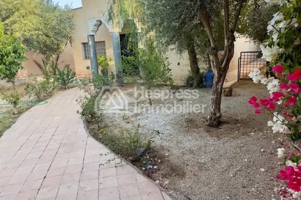 فيلا رائعة فارغة للإيجار Route de Ouarzazate