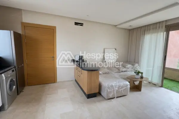 Brand new, never-lived-in studio apartment in a golf resort