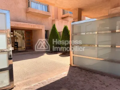Magnificent villa for rent in Prestigia Golf City