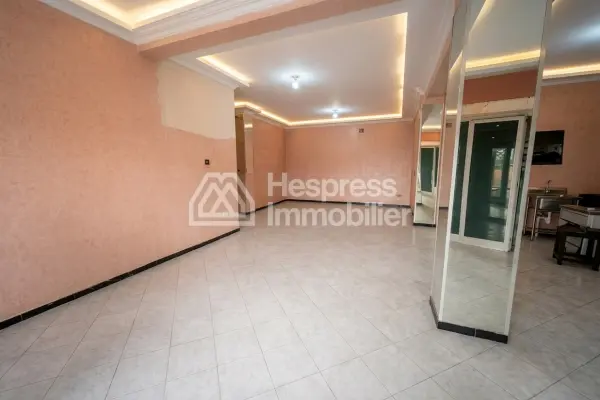 Shop with garage for rent – ​​Massira