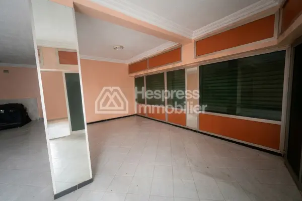Shop with garage for rent – ​​Massira