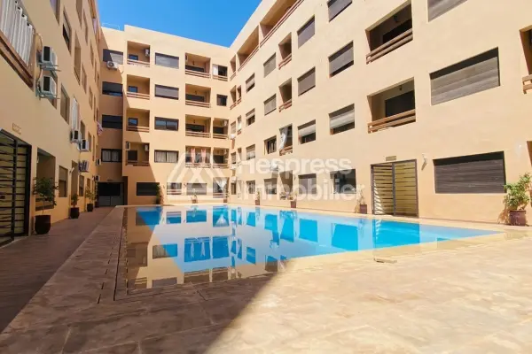 Furnished studio apartment opposite the train station