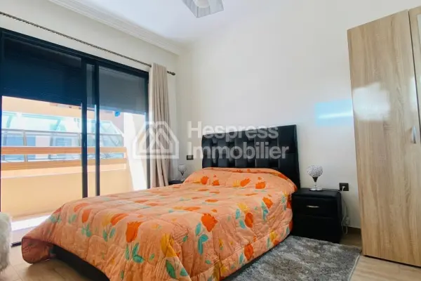 Furnished studio apartment opposite the train station
