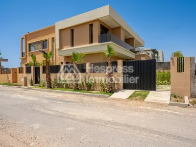 Luxueuse villa avec piscine à route d'ourika