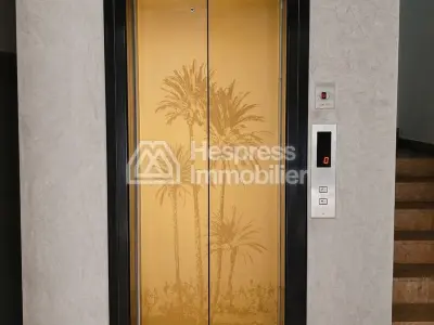 2-bedroom apartment with large terrace