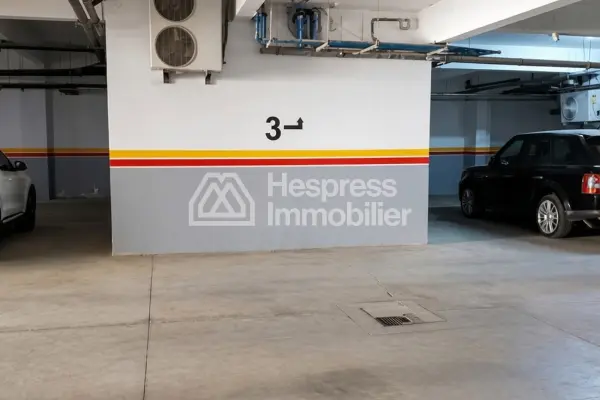 2-bedroom apartment with large terrace
