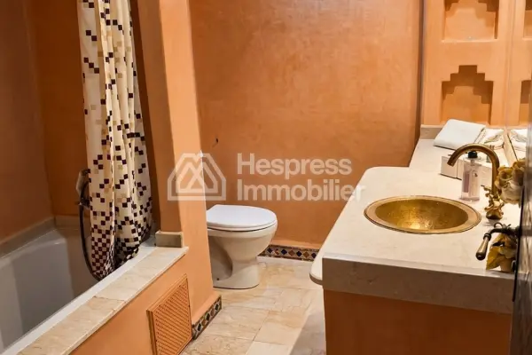 2-bedroom apartment with large terrace