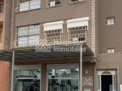 House for sale in Route de Safi . 133 m² of living space. Security door, satellite dish.