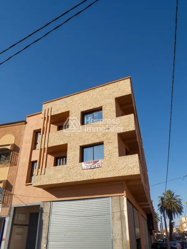 Offices for sale at Route de Safi . 70 sq m. Armored door and secure residence.
