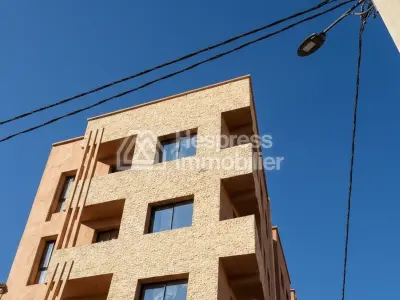 Offices for sale at Route de Safi . 70 sq m. Armored door and secure residence.