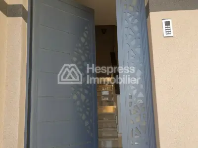 Offices for sale at Route de Safi . 70 sq m. Armored door and secure residence.