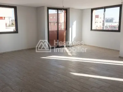 Offices for sale at Route de Safi . 70 sq m. Armored door and secure residence.
