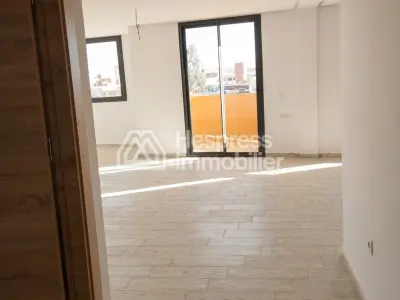 Offices for sale at Route de Safi . 70 sq m. Armored door and secure residence.