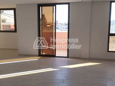 Offices for sale at Route de Safi . 70 sq m. Armored door and secure residence.