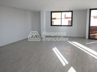 Offices for sale at Route de Safi . 70 sq m. Armored door and secure residence.