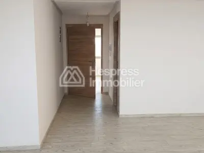 Offices for sale at Route de Safi . 70 sq m. Armored door and secure residence.