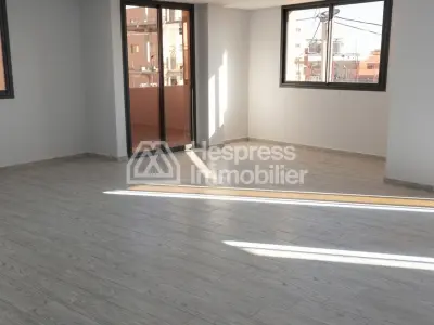Offices for sale at Route de Safi . 70 sq m. Armored door and secure residence.