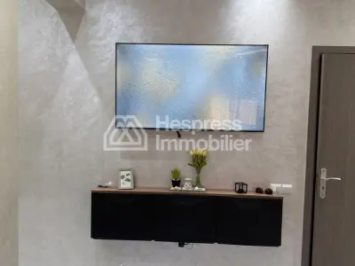 شقة للبيع على طريق الدار البيضاء. 5 غرف. مفروشة بالكامل.