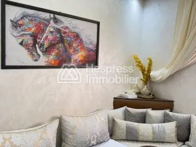 شقة للبيع على طريق الدار البيضاء. 5 غرف. مفروشة بالكامل.