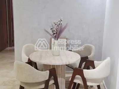 Superbe appartement à vendre à Ain Mezouar. 2 chambres agréables. Bien meublé
