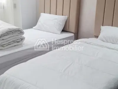 Superbe appartement à vendre à Ain Mezouar. 2 chambres agréables. Bien meublé