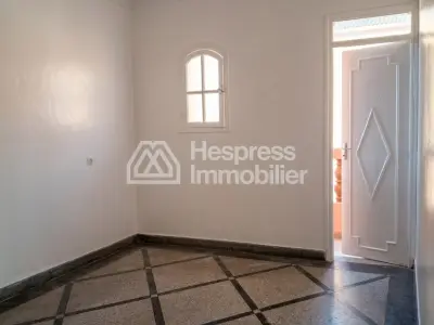 Très bel appartement en location à Route de Safi. 3 belles chambres. Porte blindée, sécurité